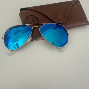 Ray-Ban RB3025 Gold Frame with Blue Mirror Flash Lenses